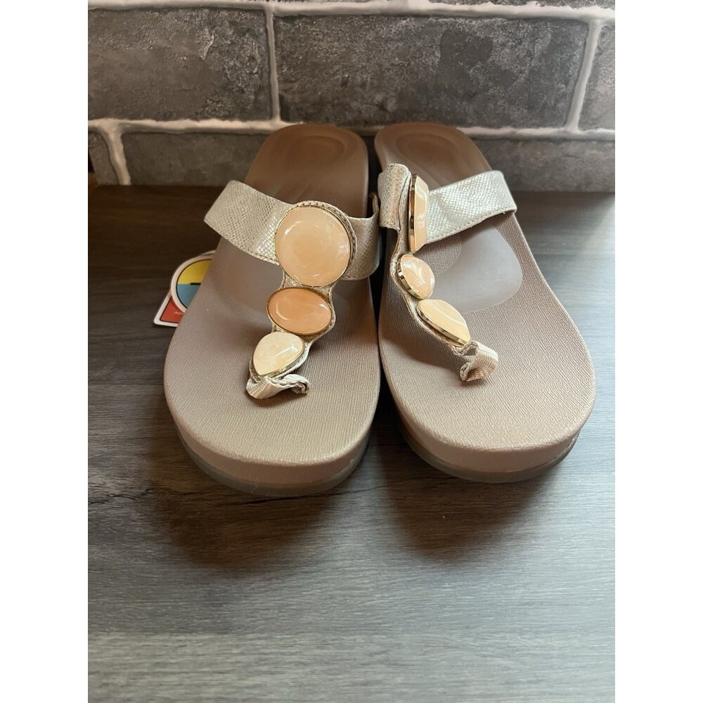 New AETREX ELYSE Thong Wedge Size 9